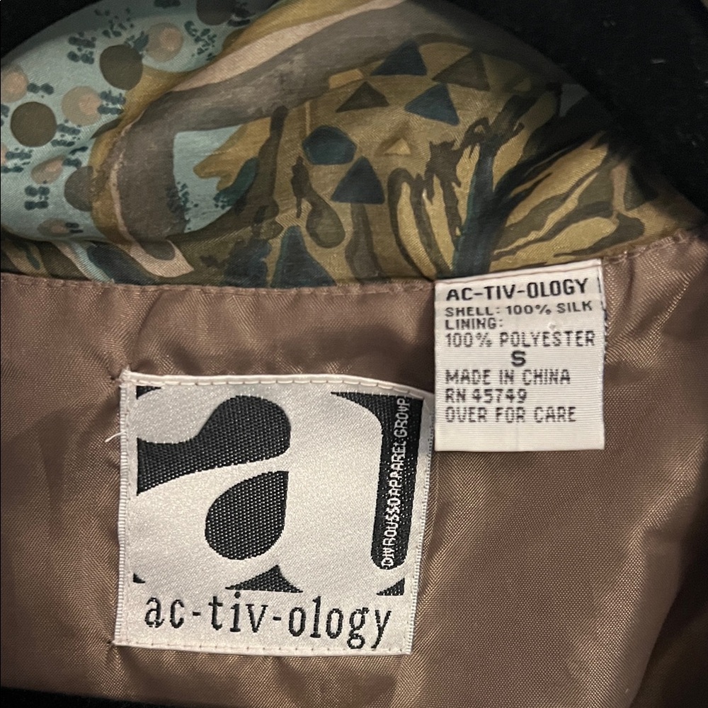 Women's Patterned Bomber Jacket - Picture 2 of 7